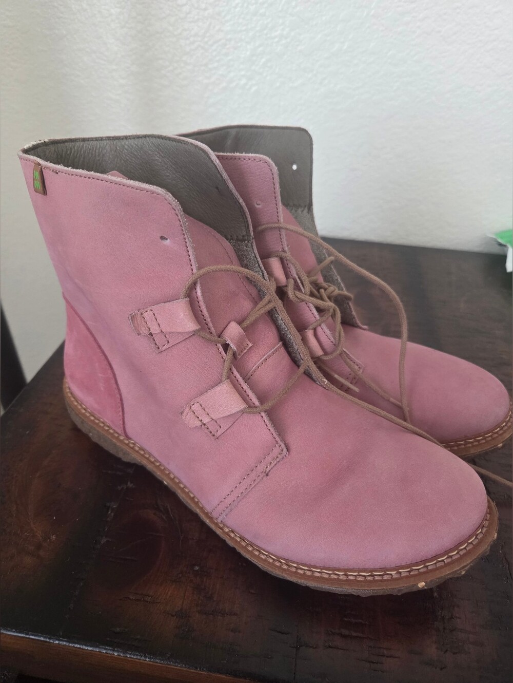 El Naturalista Pink Suede Lace-Up Ankle Boots Size 40 Never Worn Like New